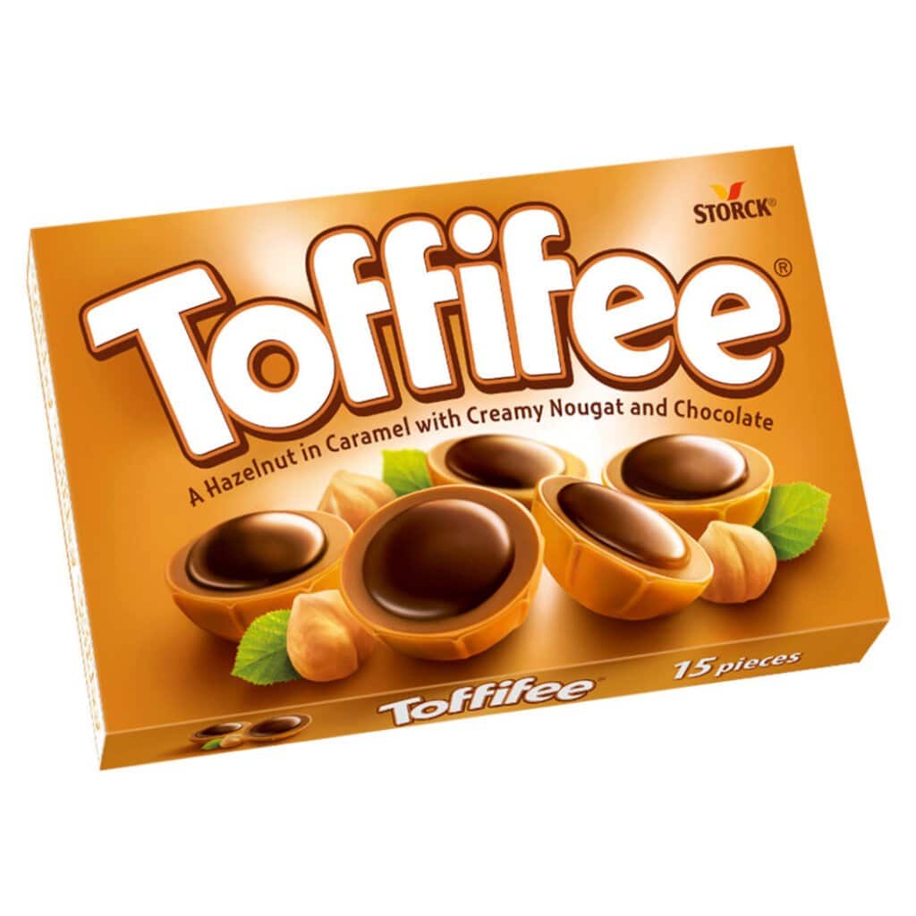 Toffifee mit einer Haselnuss